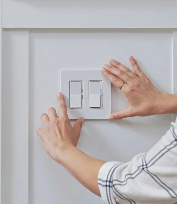 Lutron Caséta Diva Smart Dimmer Review: Keep the Wall Control Familiar