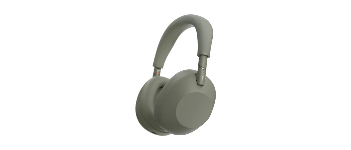 Sony WH-1000XM6 Review: A Versatile Feature Set for Commuting and Desk Work