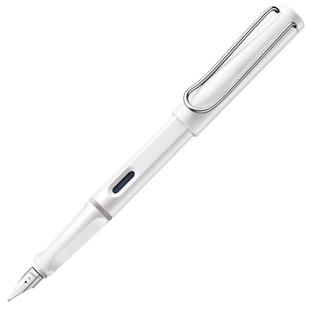 LAMY Safari Fountain Pen Review: A Distinctive Grip Is the Main Decision